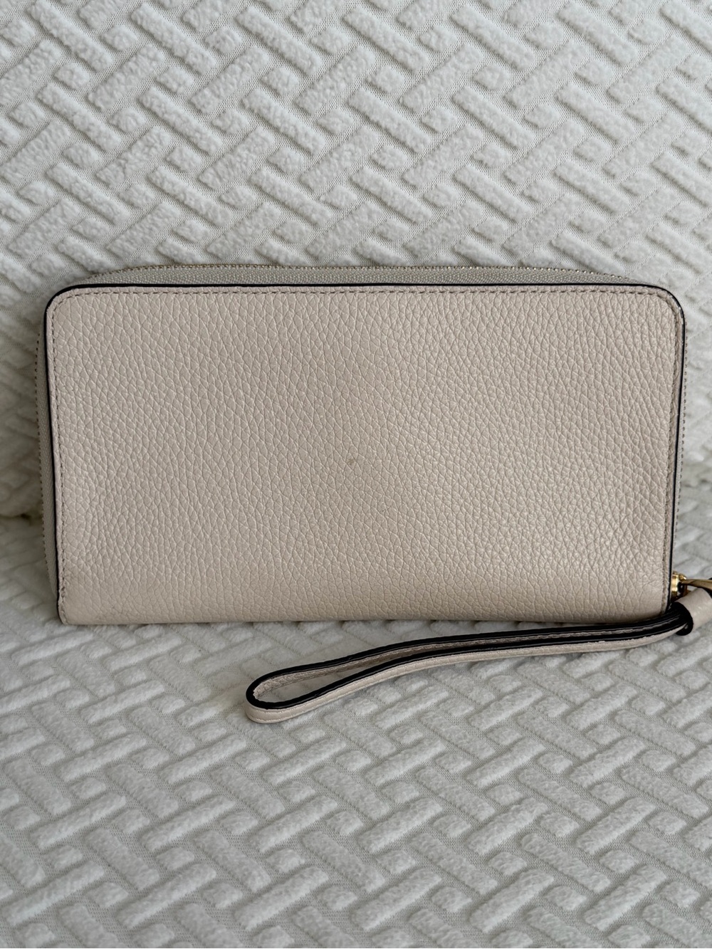 Coach Cream Pebbled Leather Zip Wallet Wristlet with Carriage Logo - Picture 3 of 8